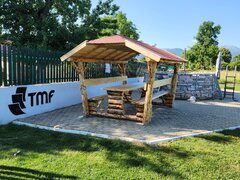 Foisoare rustice de gradina sau terase